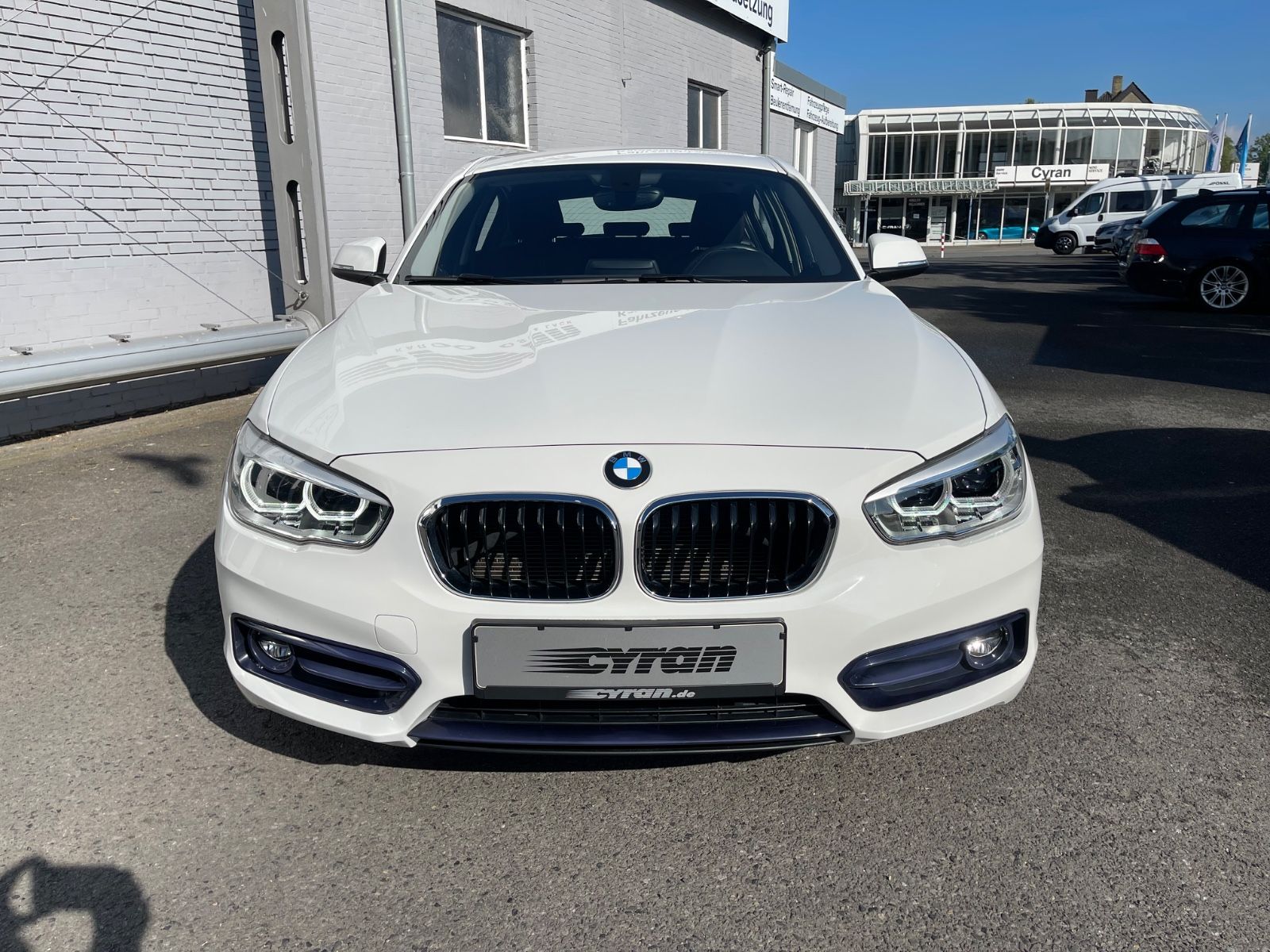 Fahrzeugabbildung BMW 118 i Sport Line