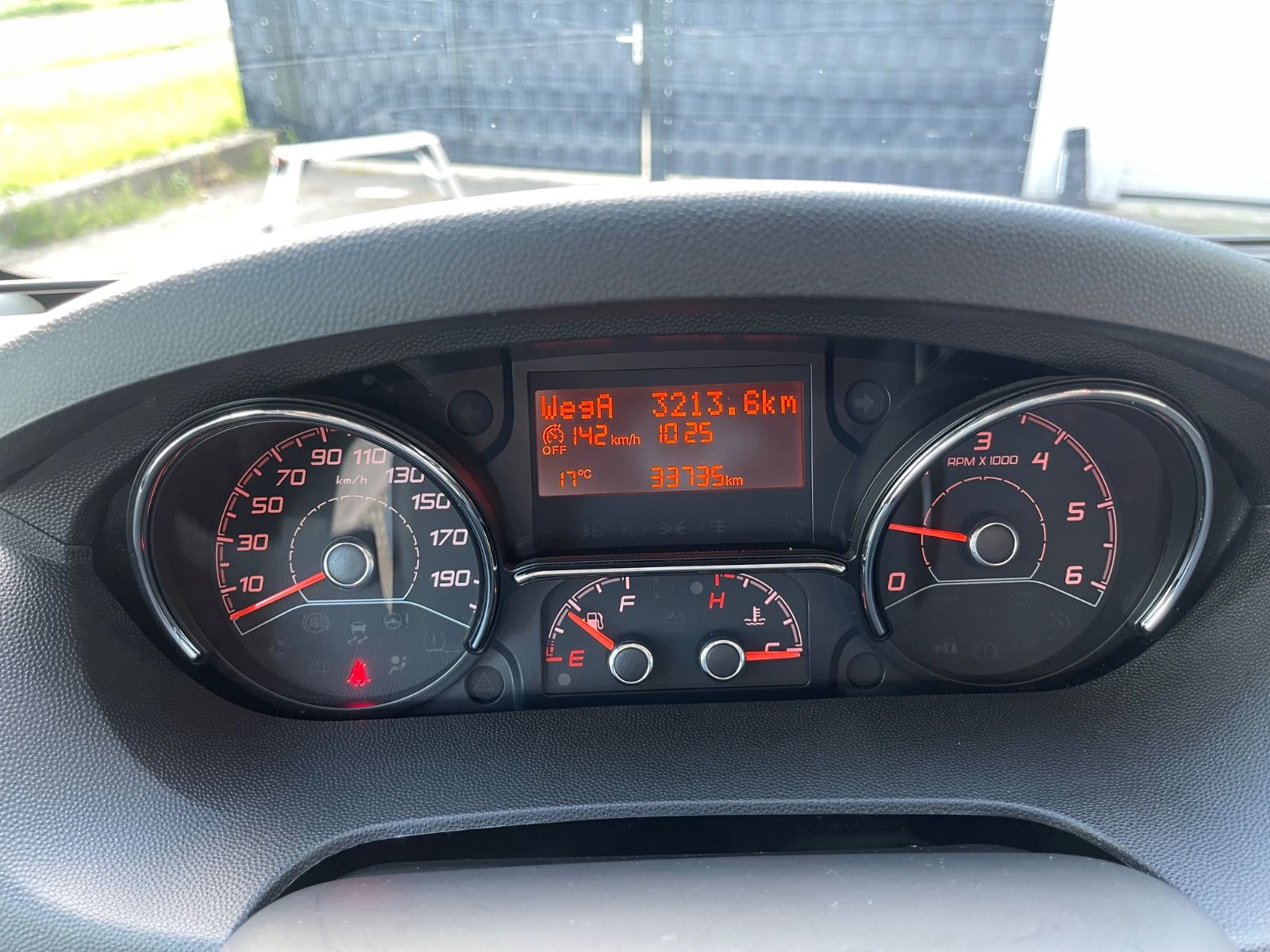 Fahrzeugabbildung Pössl 2 Win Plus Citroen AHK Markise