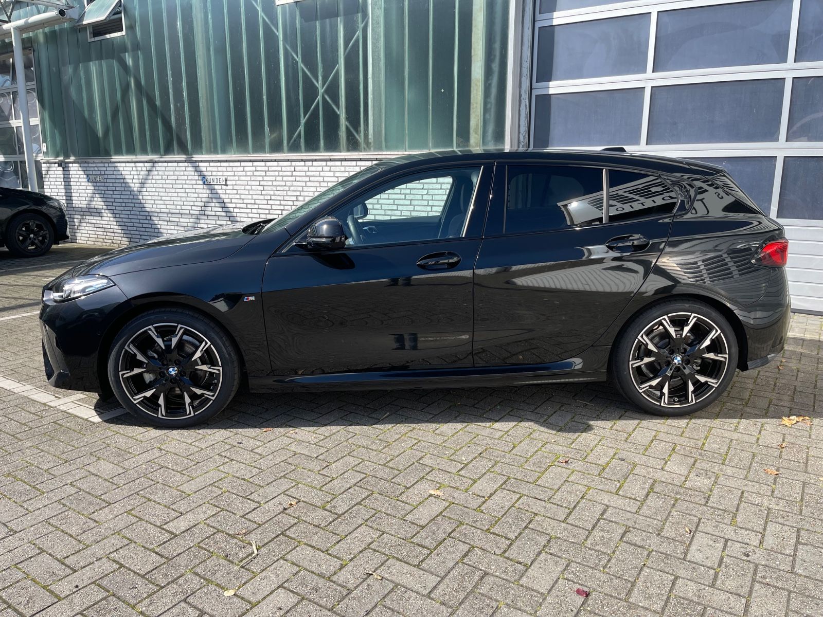 Fahrzeugabbildung BMW 120i M-Sport,NAVI,Head UP,LED uvm.