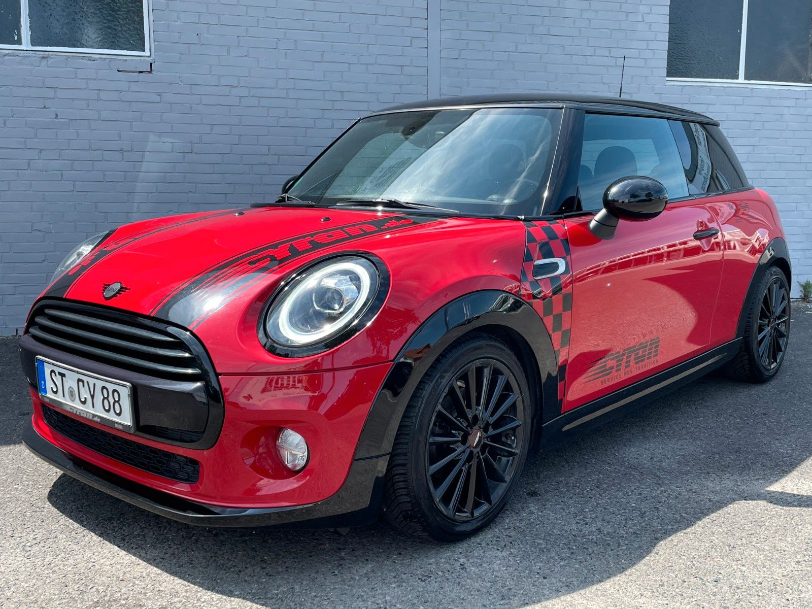 MINI Cooper Chili Blackline