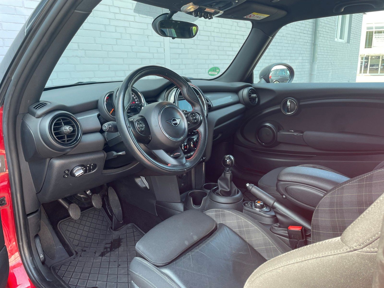 Fahrzeugabbildung MINI Cooper Chili Blackline