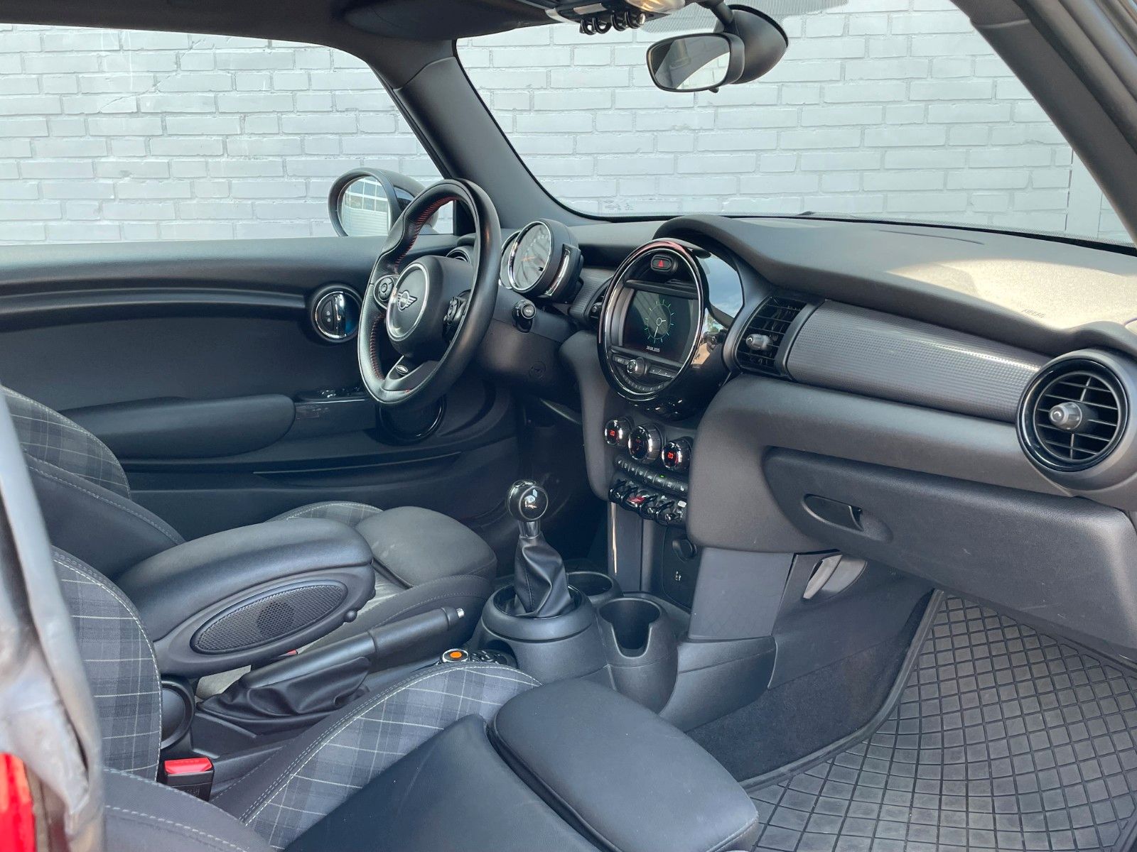 Fahrzeugabbildung MINI Cooper Chili Blackline