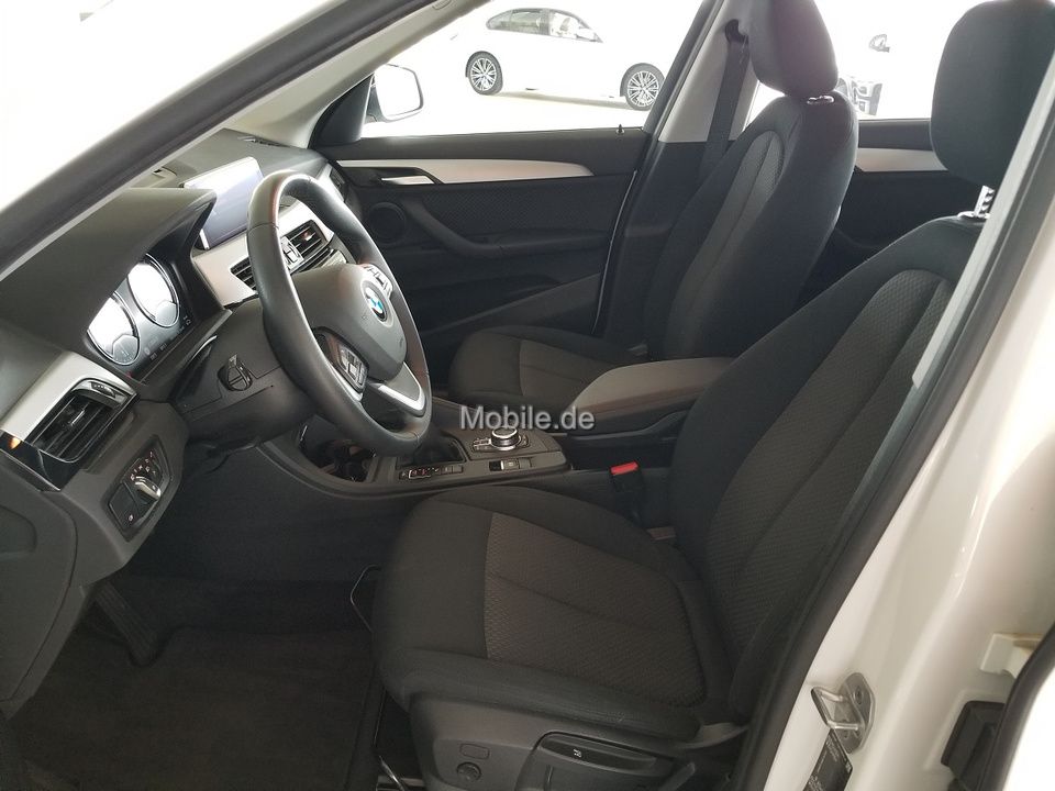 Fahrzeugabbildung BMW X1 xDrive25e