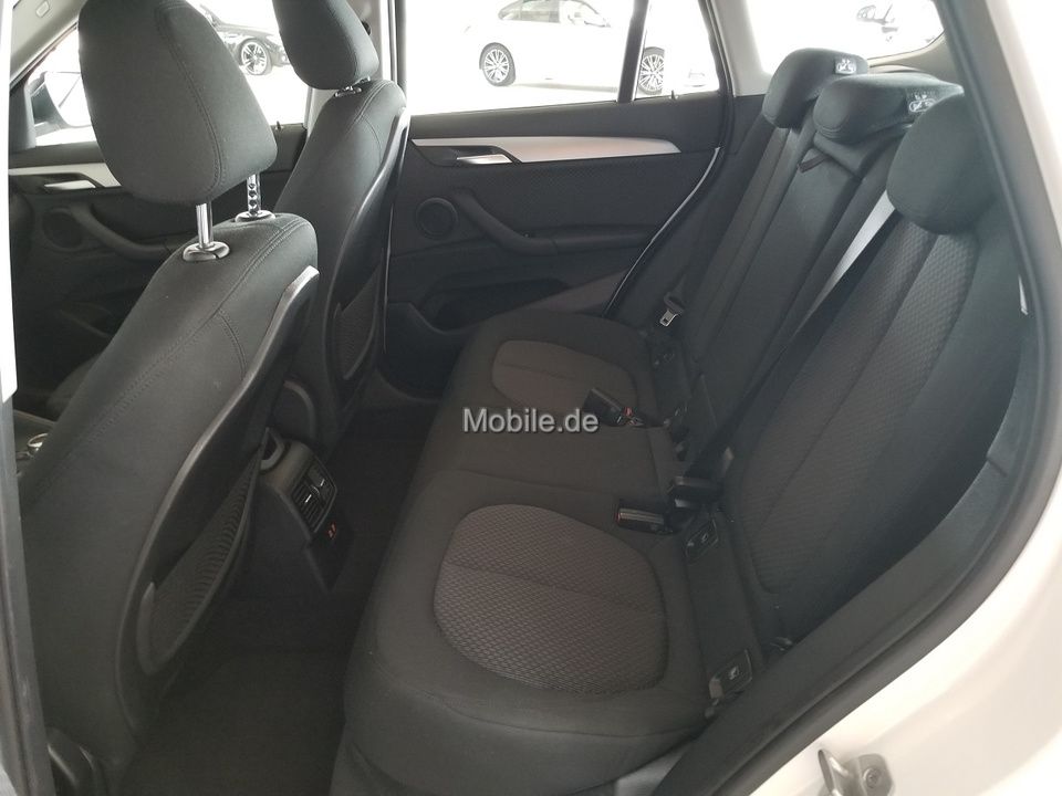 Fahrzeugabbildung BMW X1 xDrive25e