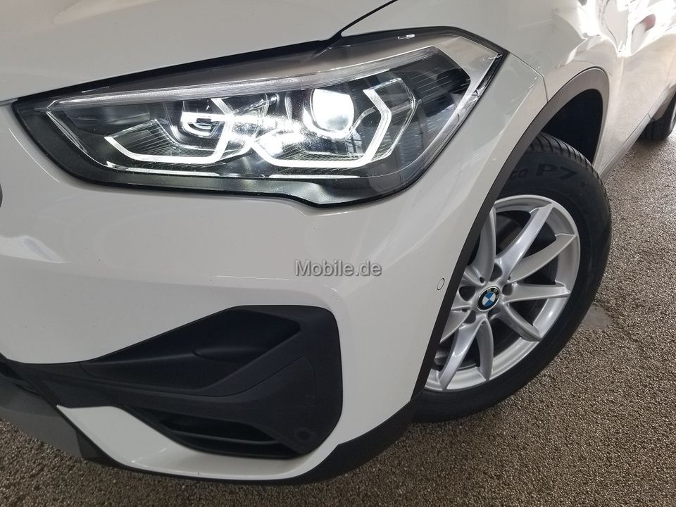 Fahrzeugabbildung BMW X1 xDrive25e