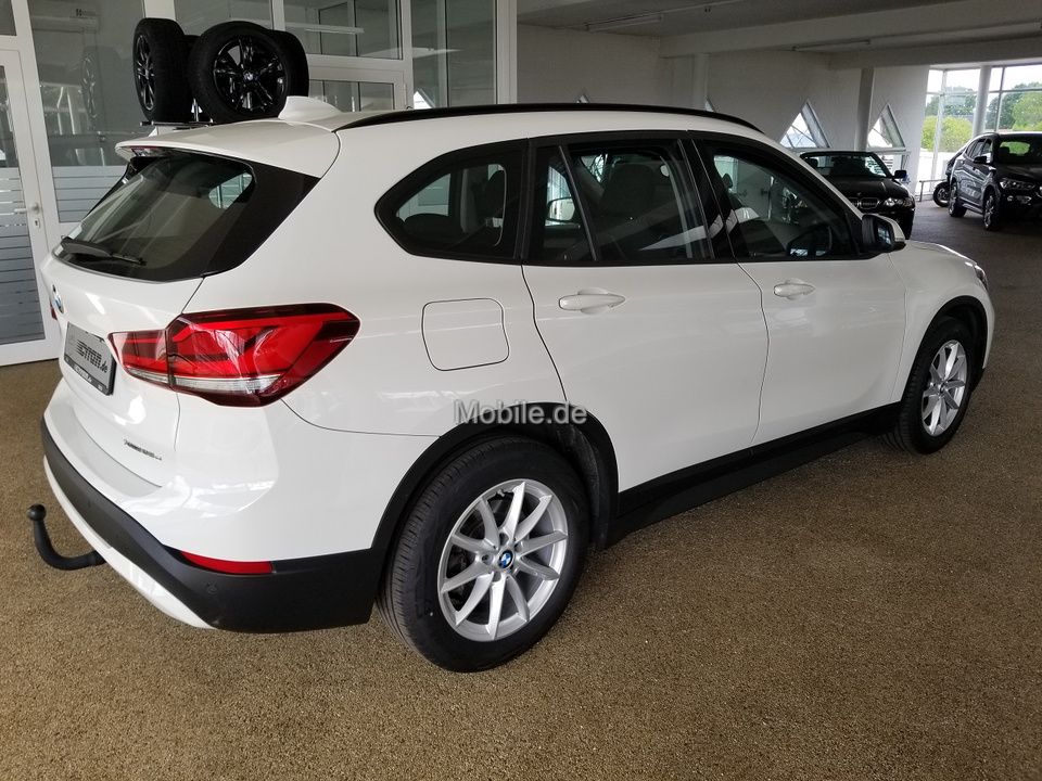 Fahrzeugabbildung BMW X1 xDrive25e