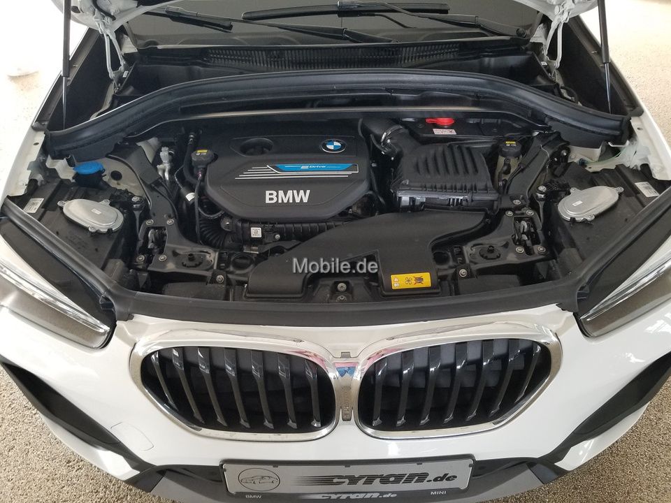 Fahrzeugabbildung BMW X1 xDrive25e