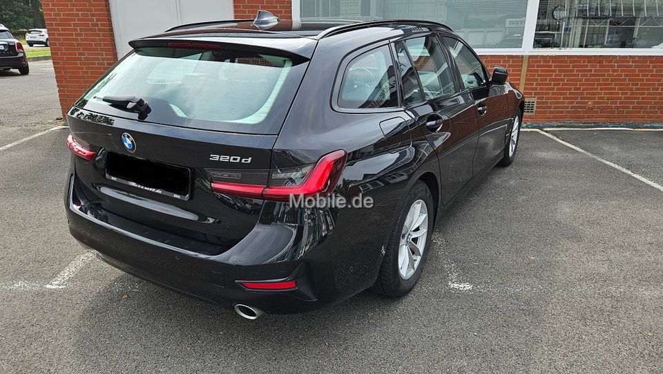 Fahrzeugabbildung BMW 320d Touring Sport Line
