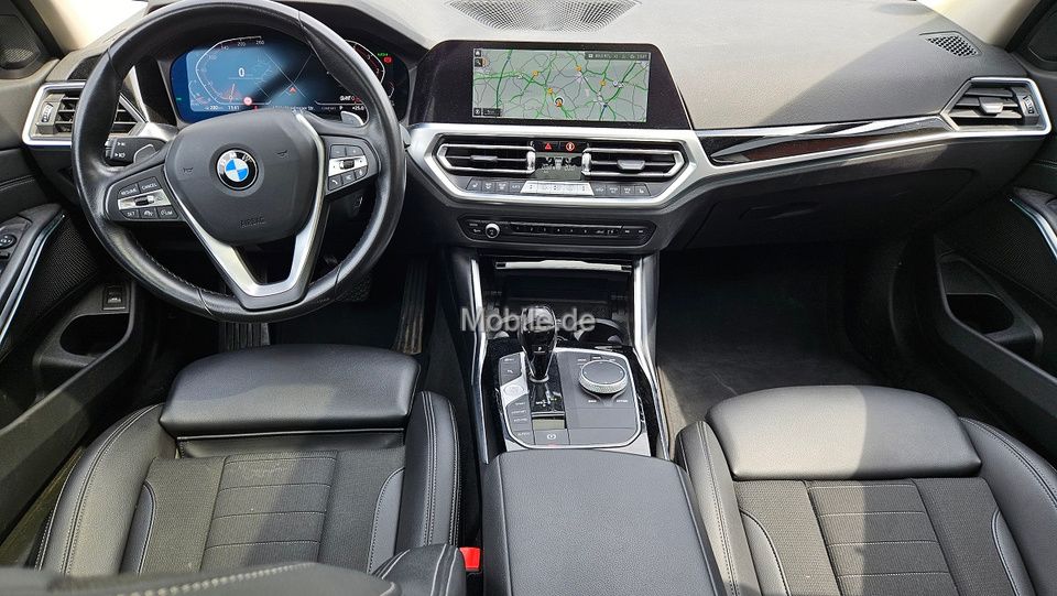 Fahrzeugabbildung BMW 320d Touring Sport Line