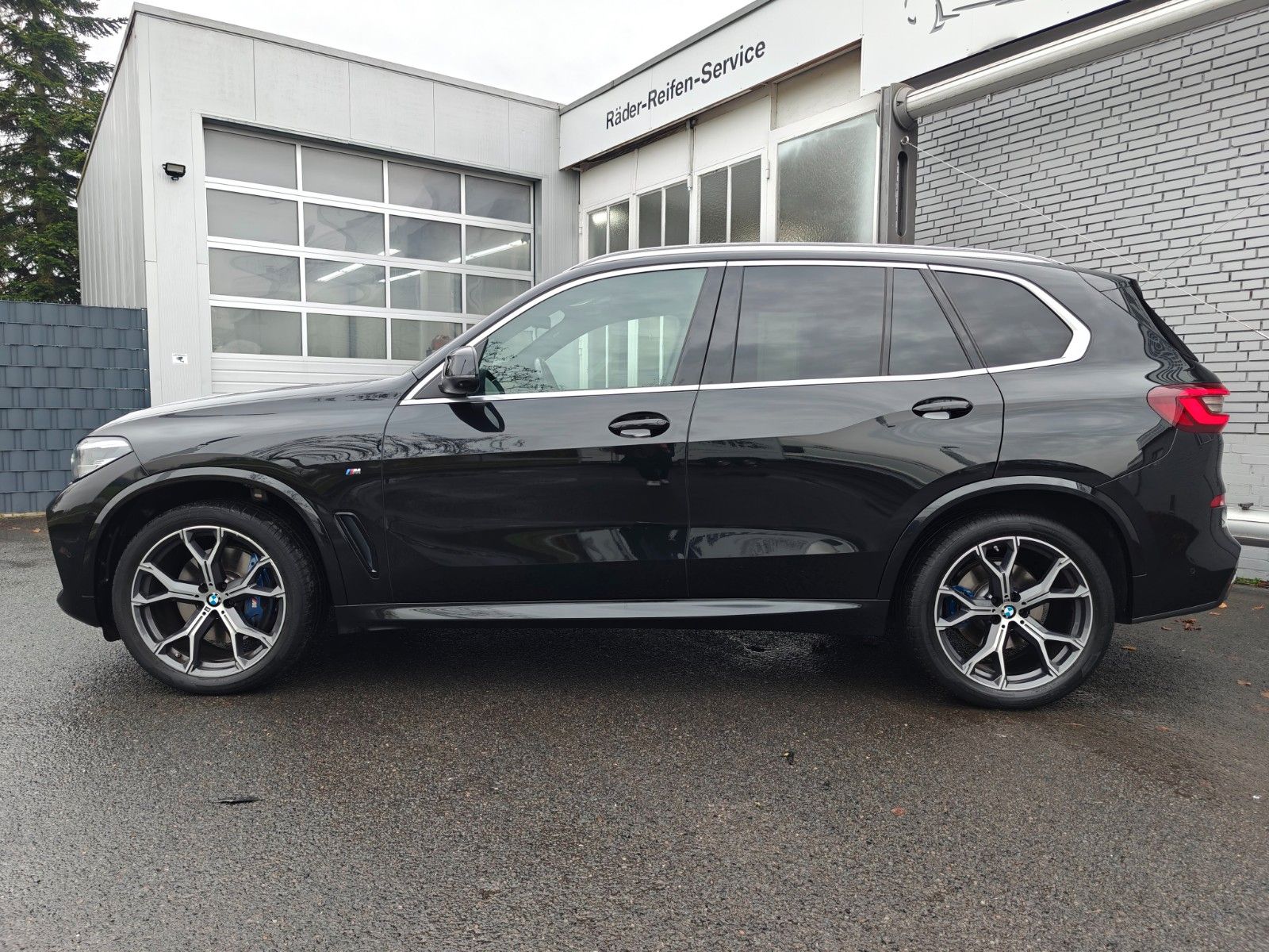 Fahrzeugabbildung BMW X5 xDrive 30d M Sport