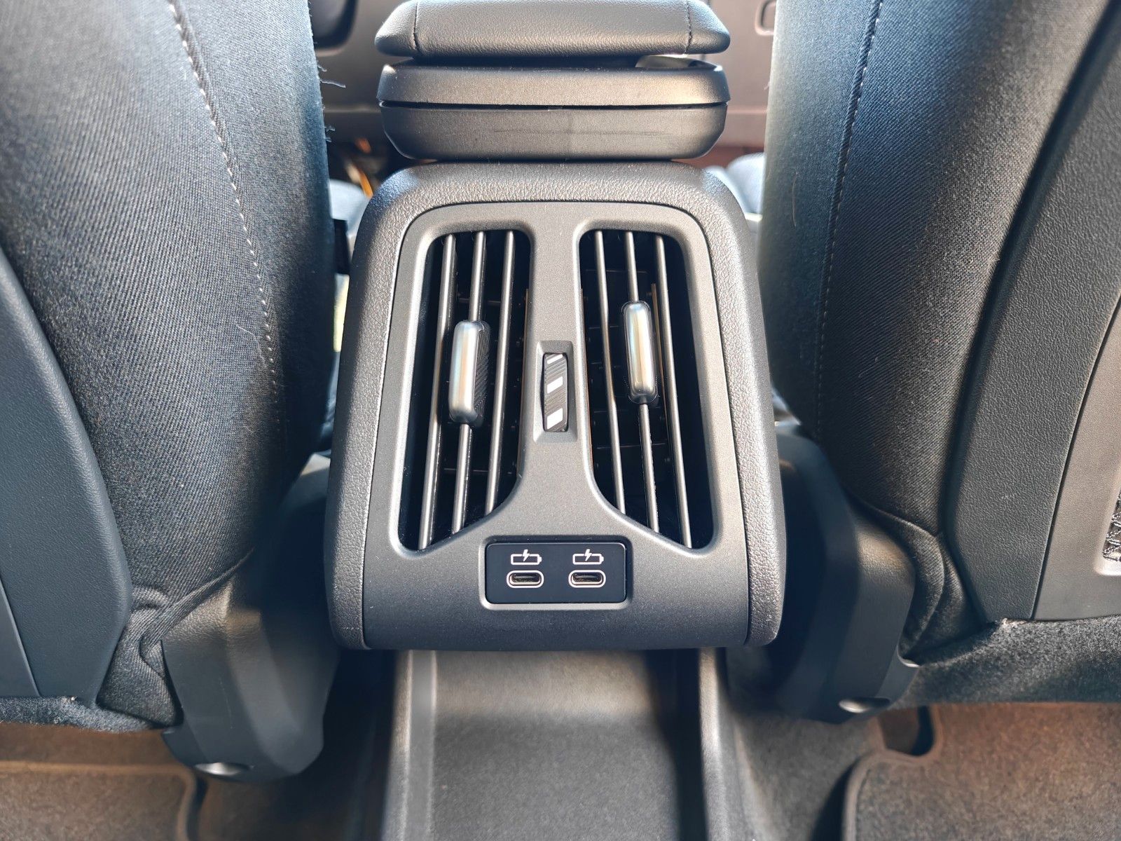 Fahrzeugabbildung BMW 218i Active Tourer