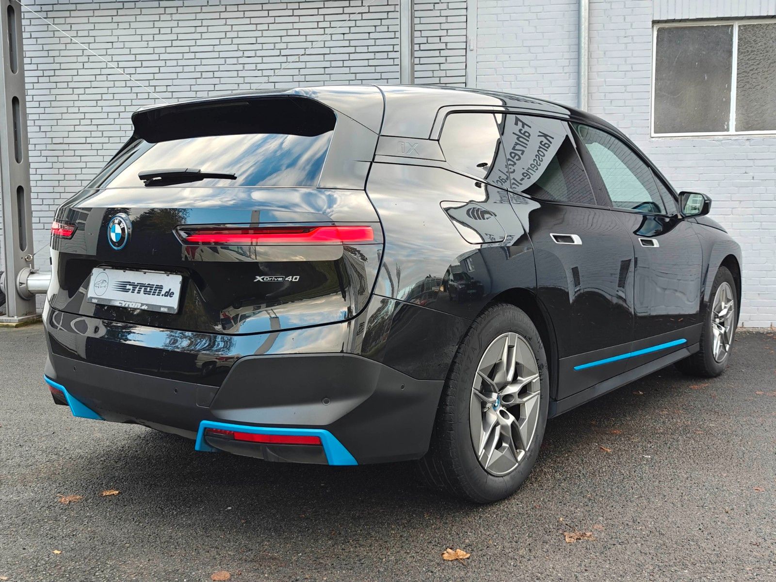 Fahrzeugabbildung BMW iX 40 xDrive