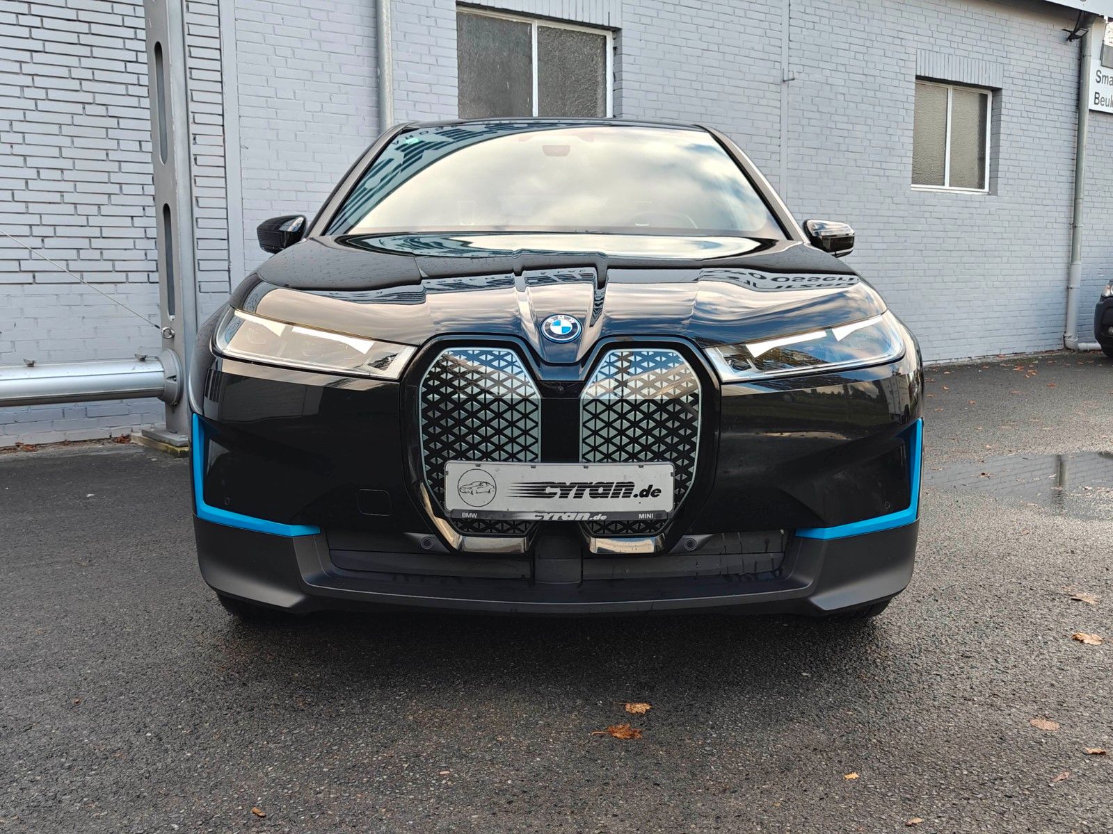 Fahrzeugabbildung BMW iX 40 xDrive