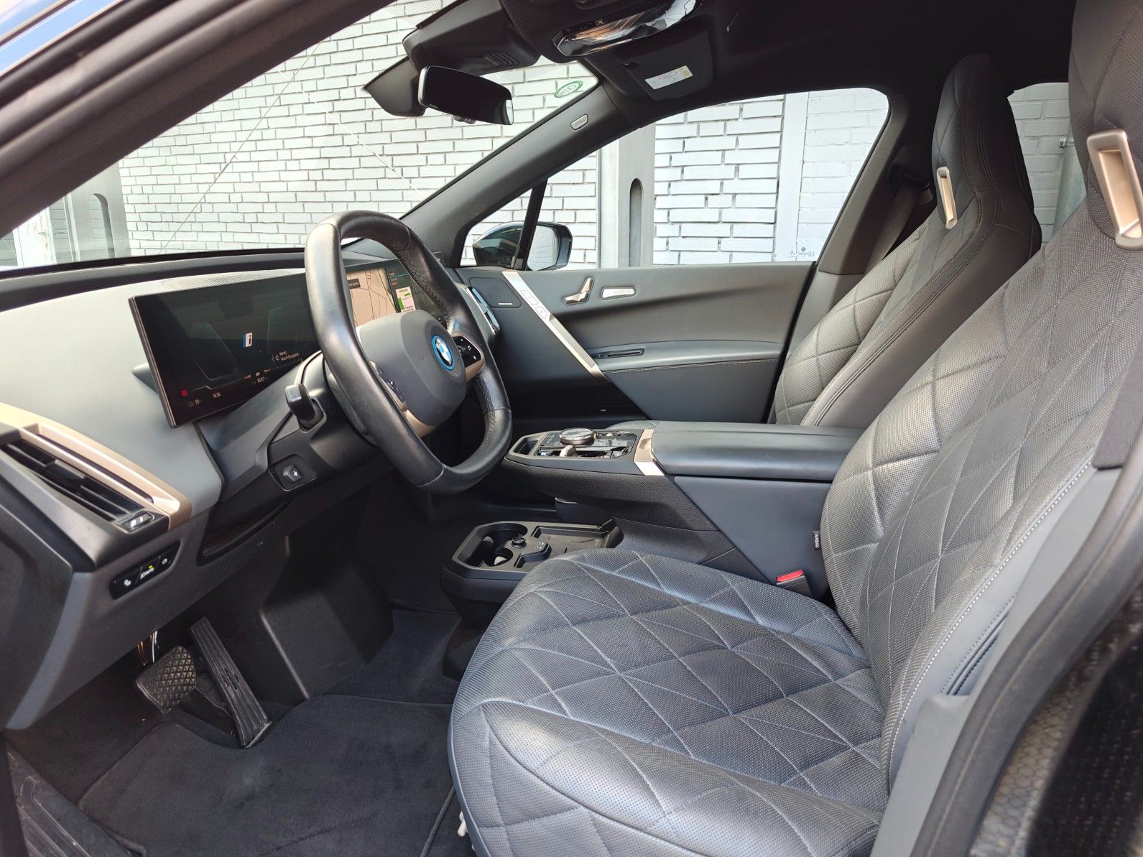 Fahrzeugabbildung BMW iX 40 xDrive