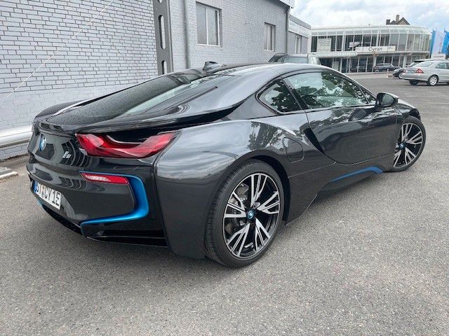 Fahrzeugabbildung BMW i8 Coupe Pure Impulse