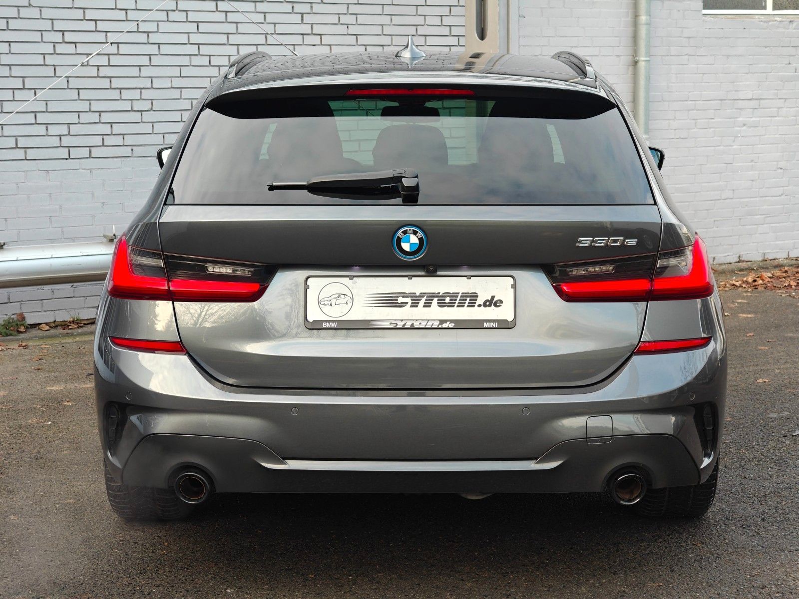 Fahrzeugabbildung BMW 330e Touring M Sport