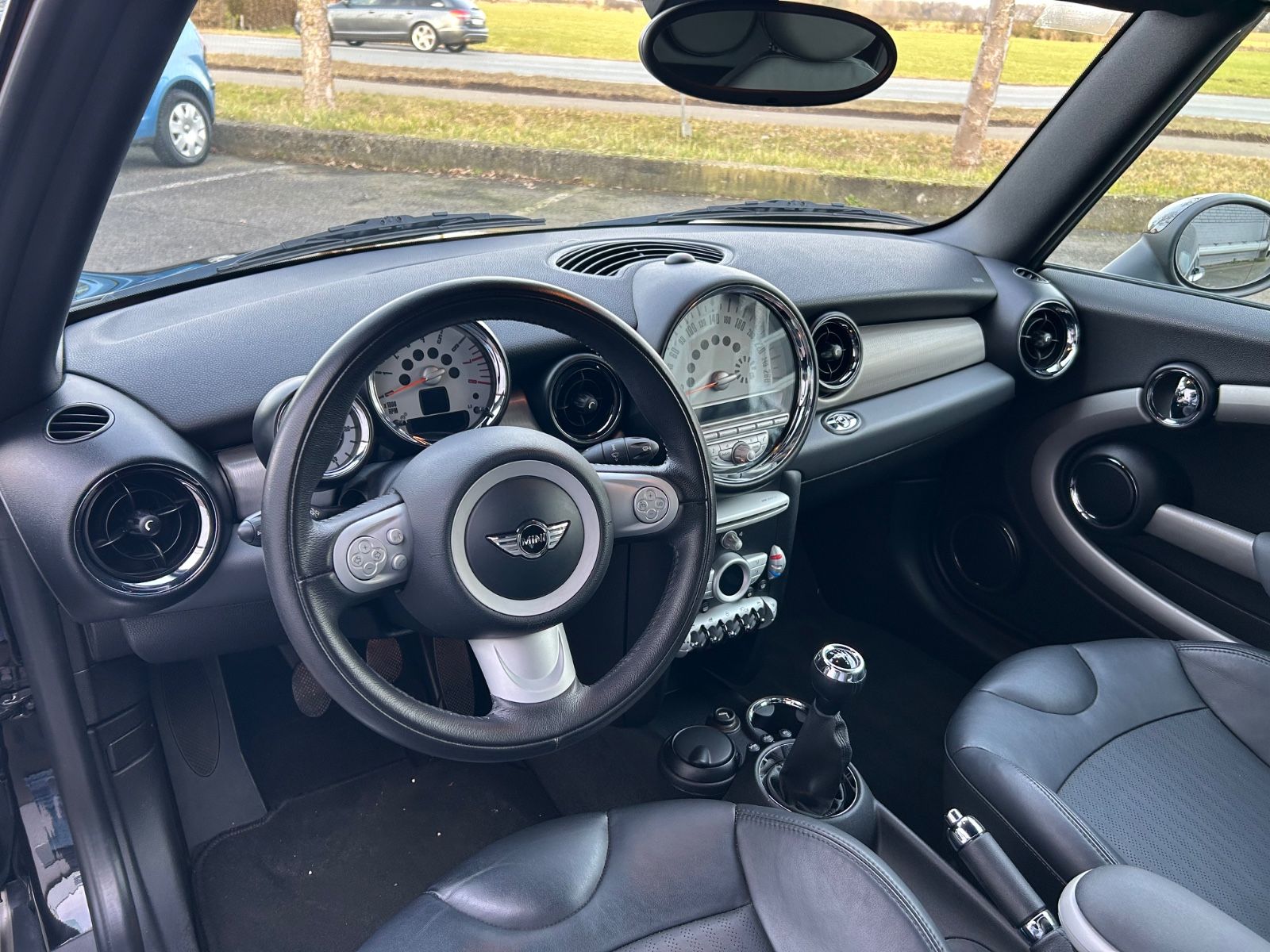 Fahrzeugabbildung MINI Cooper Cabrio