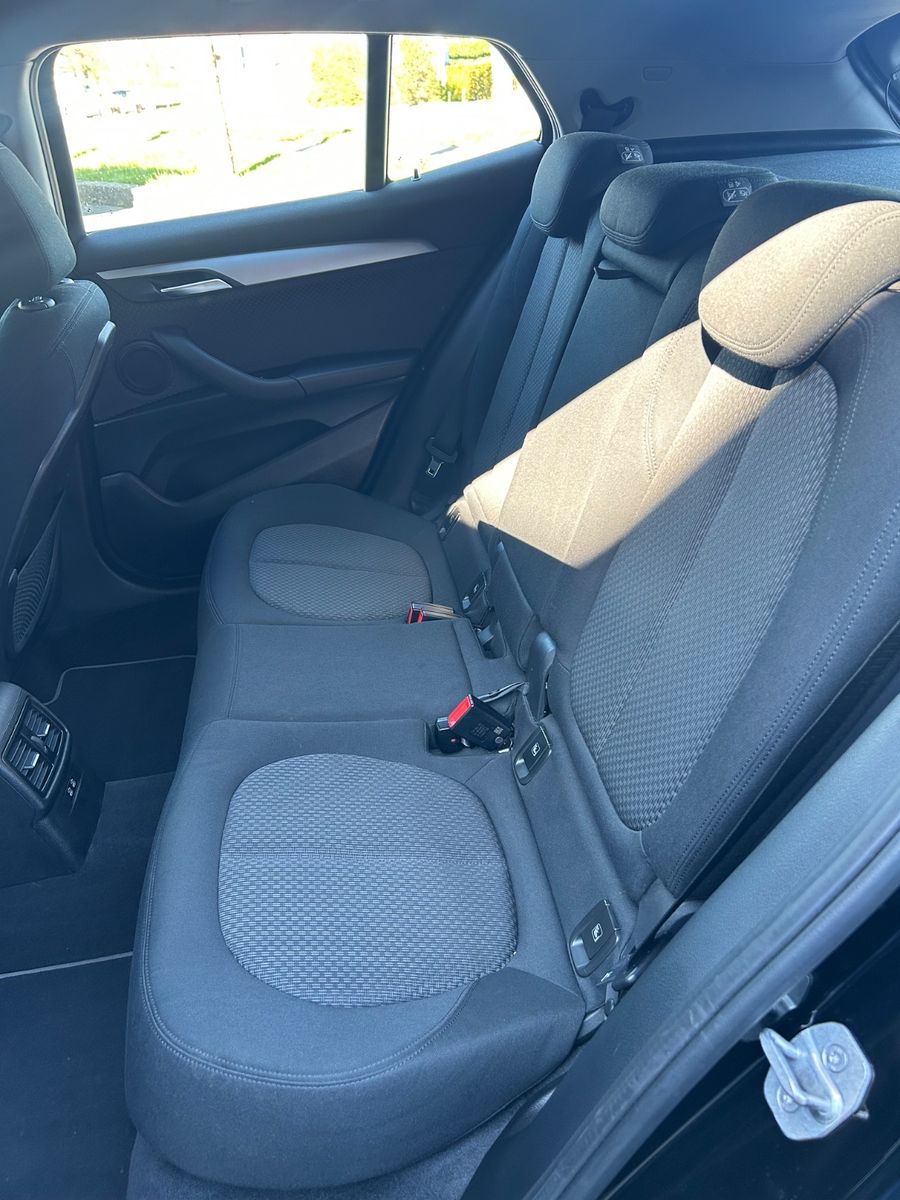 Fahrzeugabbildung BMW X2 18i sDrive Advantage