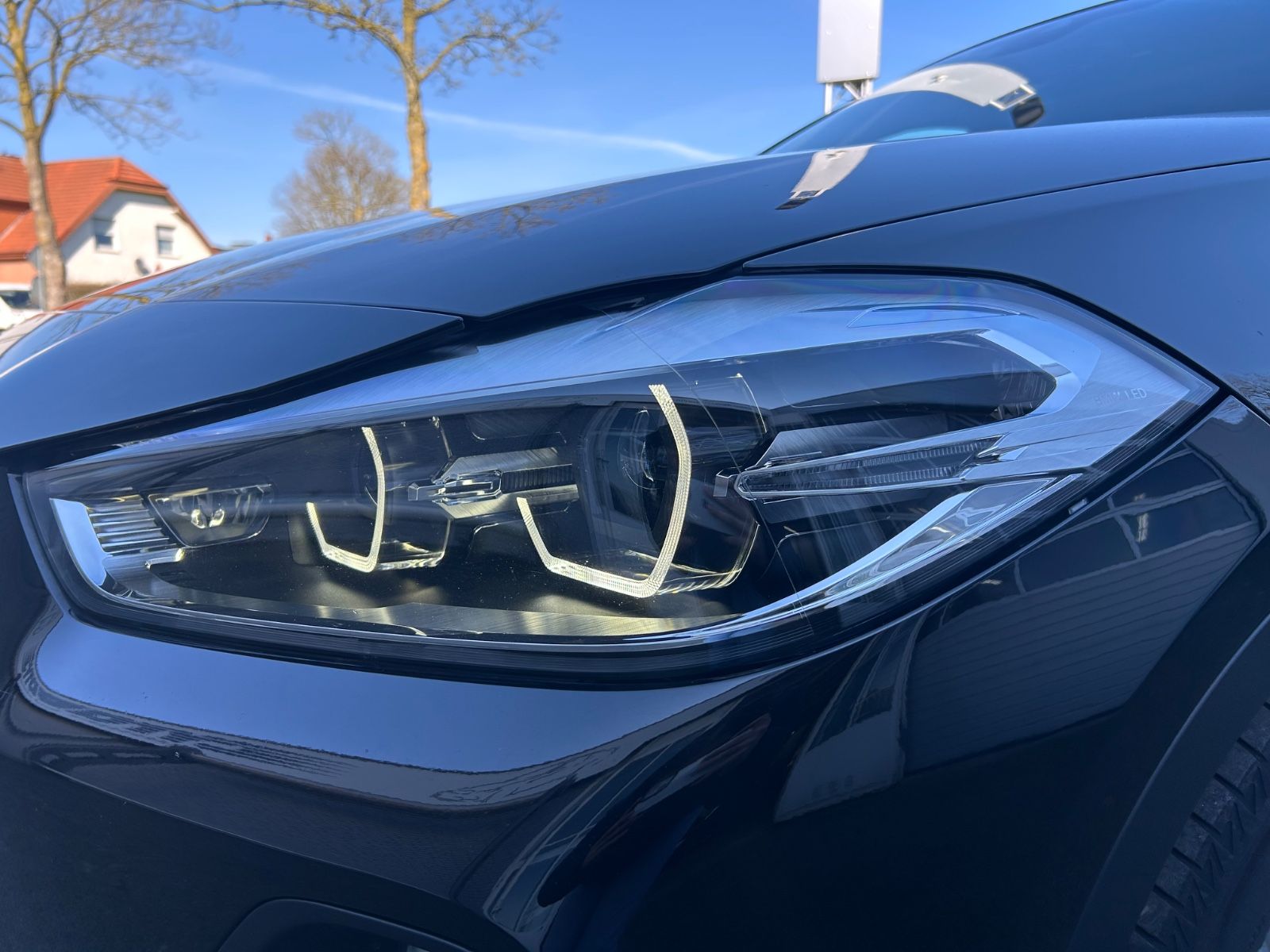 Fahrzeugabbildung BMW X2 18i sDrive Advantage