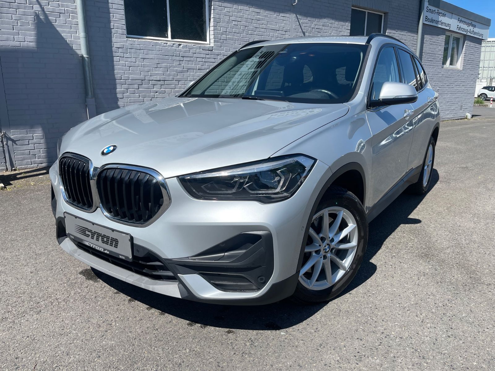 BMW X1 xDrive,Navi Prof,AHK,LED,Pano,uvm.