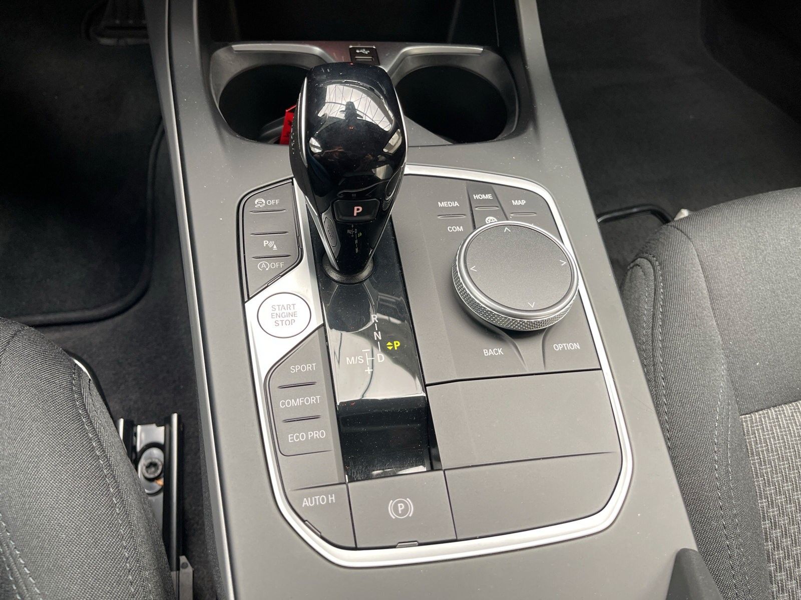 Fahrzeugabbildung BMW 116d Limousine Advantage