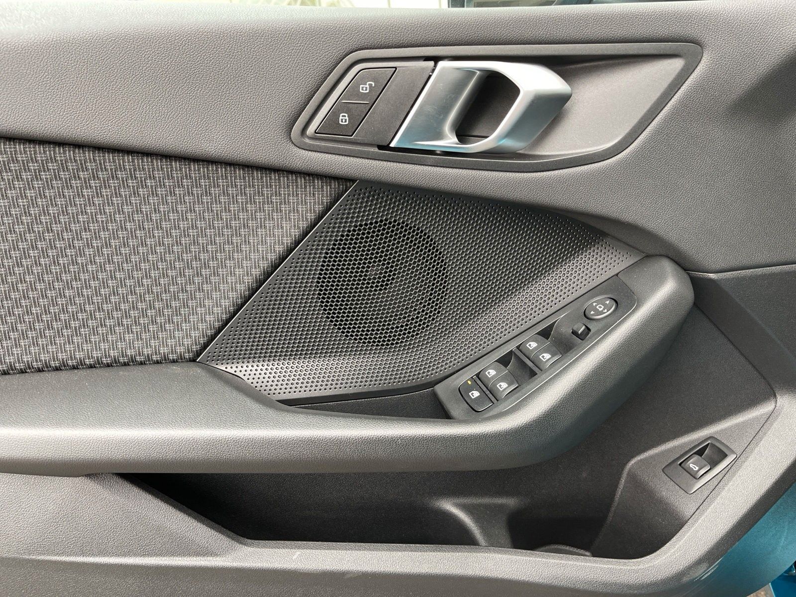 Fahrzeugabbildung BMW 116d Limousine Advantage
