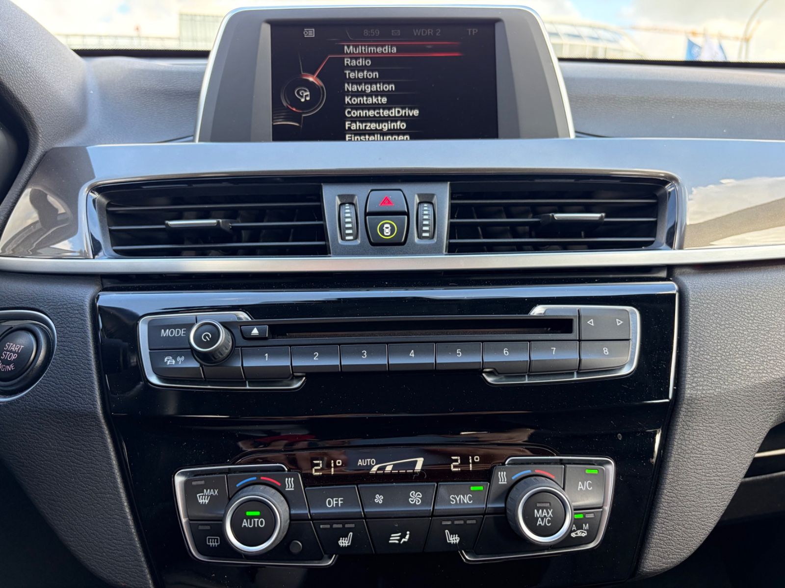 Fahrzeugabbildung BMW X1 25 i xLine