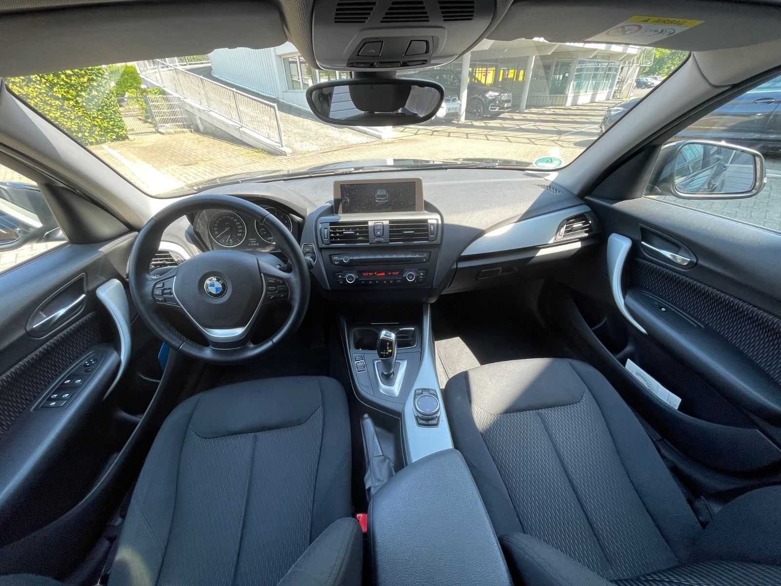 Fahrzeugabbildung BMW 116 i Limousine