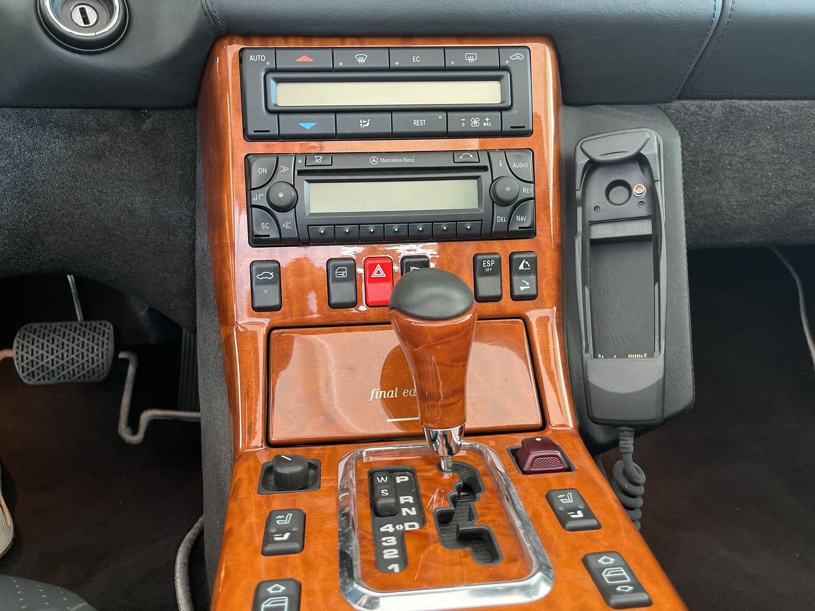Fahrzeugabbildung Mercedes-Benz SL 320 Final Edition 1Hd 48500km