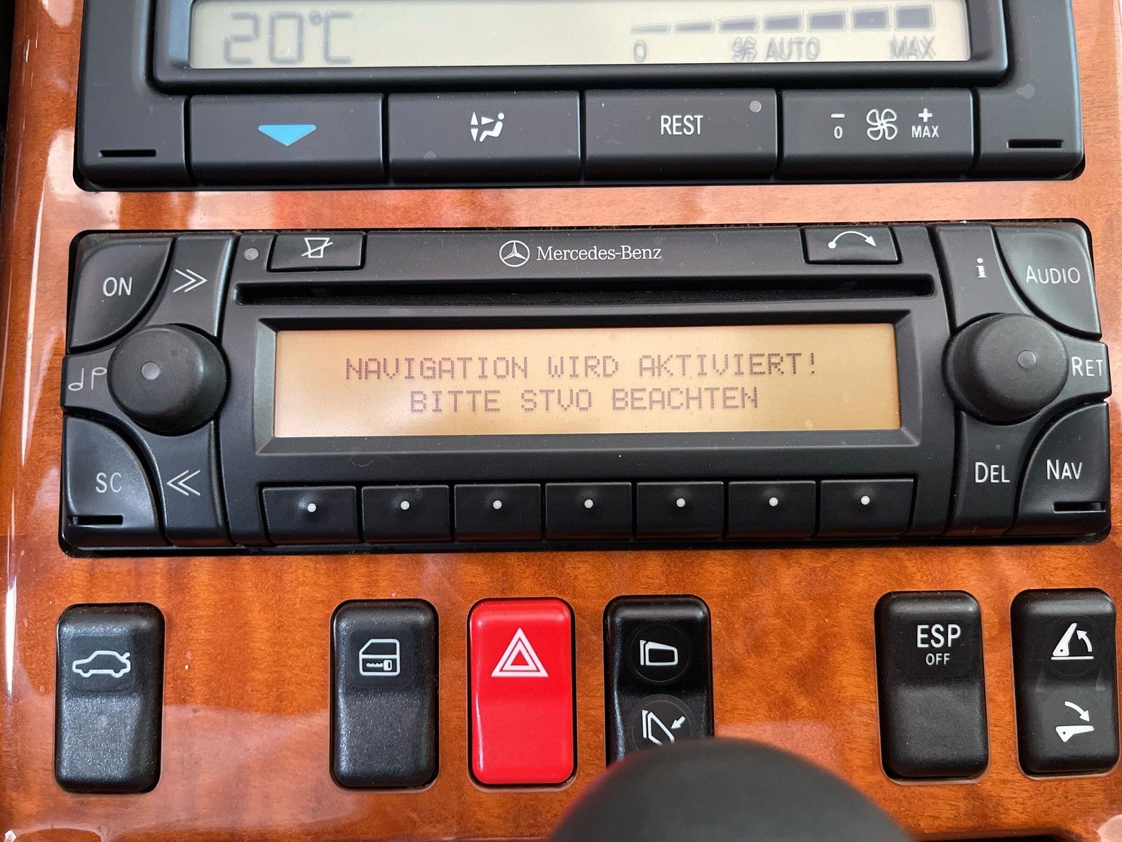 Fahrzeugabbildung Mercedes-Benz SL 320 Final Edition 1Hd 48500km