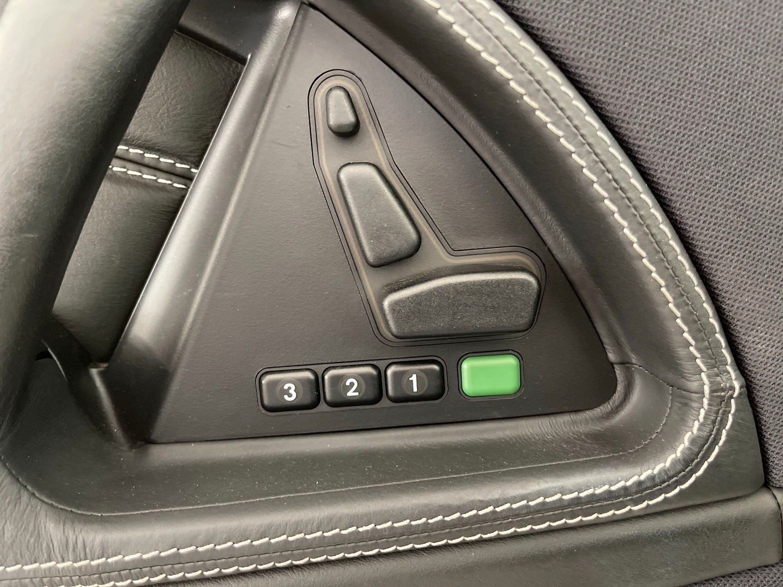 Fahrzeugabbildung Mercedes-Benz SL 320 Final Edition 1Hd 48500km